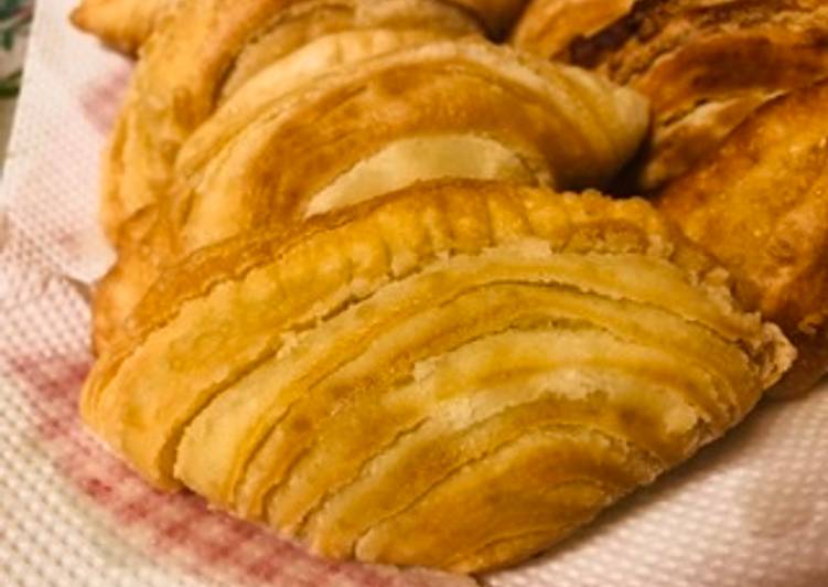 Pastel kare kentang pastry