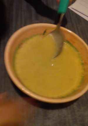 Una foto de Sopa crema de brócoli🍲🌳