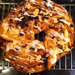 A picture of Apricot Couronne.