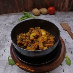 A picture of આલુ પાલક.(Aloo Palak Recipe in Gujarati).