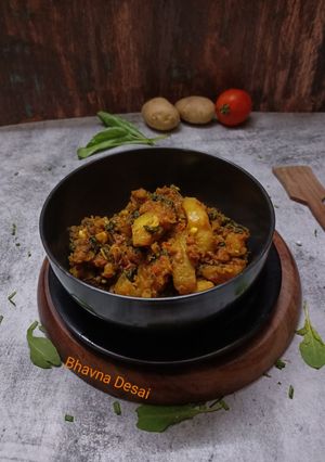 A picture of આલુ પાલક.(Aloo Palak Recipe in Gujarati).