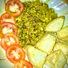 A picture of Fried tofu with egg sauce.