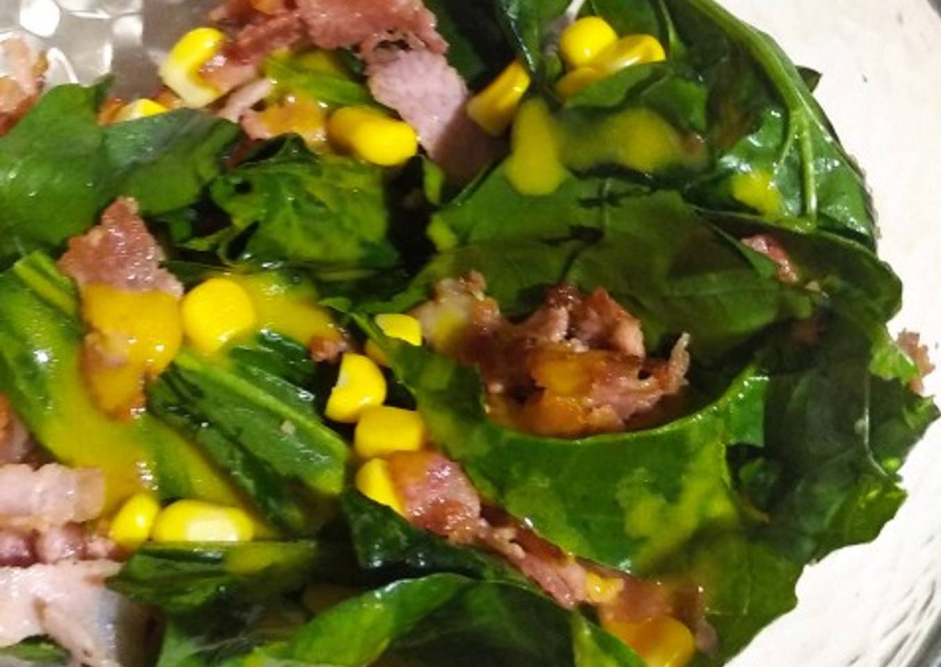 Ensalada de espinacas con tocino