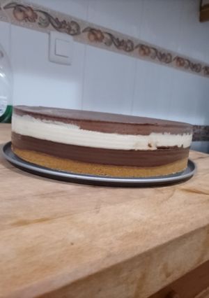Una foto de Tarta de tres chocolates