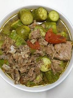 صورة لوصفة لحم الغنم مع الكوسا و البندورة(طباخ روحه)
