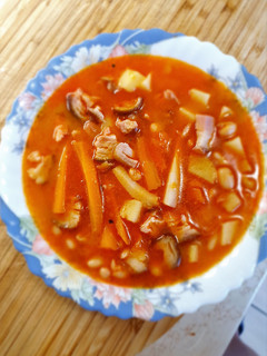 Fehér bableves füstölt főlt csülökkel/ enyhén csípősen/ recept fotója