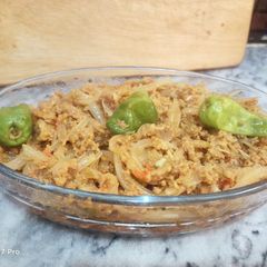 A picture of Keema piyaz.