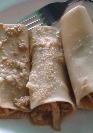 Una foto de Canelones de pollo a mi manera