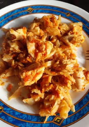 Una foto de Pavo con repollo sofrito