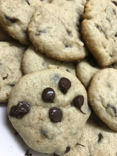 Una foto de Galletas con chips de chocolate 😍
