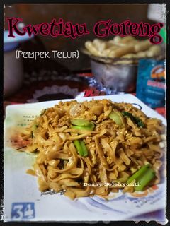 Foto resep Kwetiau Goreng Pempek & Telur
