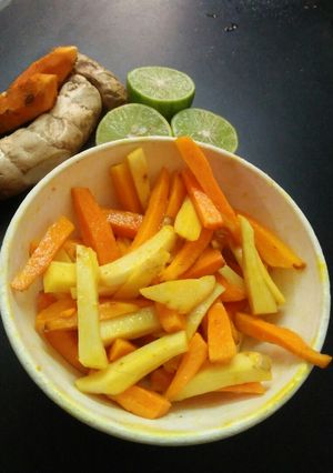 લીલી હળદરનું અથાણું (Lili Haldar Athanu Recipe In Gujarati) રેસીપી મુખ્ય ફોટો