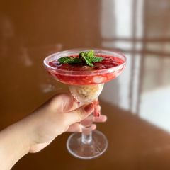 A picture of Strawberry 🍓 Cheese 🫕 Cake.