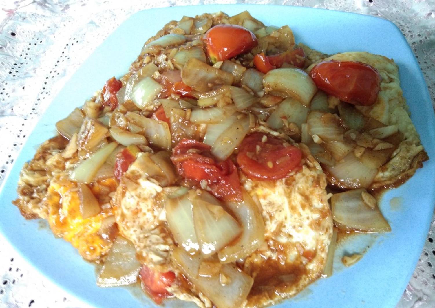 Resep Tomat Bombay Telur Ceplok Saos Inggris oleh Bunda Resep Tomat Bombay Telur Ceplok Saos Inggris oleh Bunda