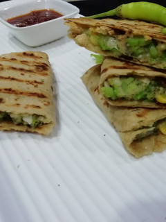 ब्रोकली केसाडिया (Broccoli quesadilla recipe in hindi) रेसिपी मुख्य फोटो