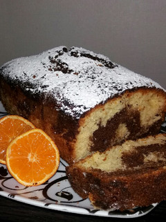 Una foto de Queque de naranja marmoleado