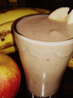ॲपल बनाना मिल्क शेक (apple banana milkshake recipe in marathi रेसिपी चे मुख्य फोटो 