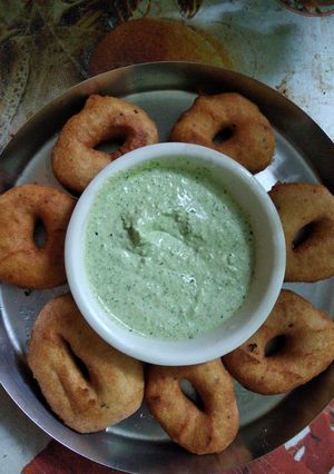 A picture of Wada chutney.
