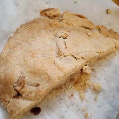 A picture of Gluten free apple pie 🥧.