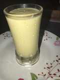 Mango banana smoothie