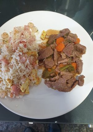 Una foto de Dos orientales