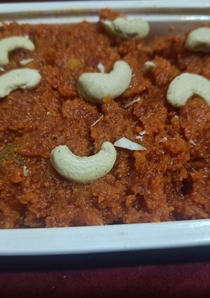 A picture of Restaurant Style gajar ka halwa.