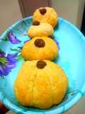 Pumpkin dinner roll