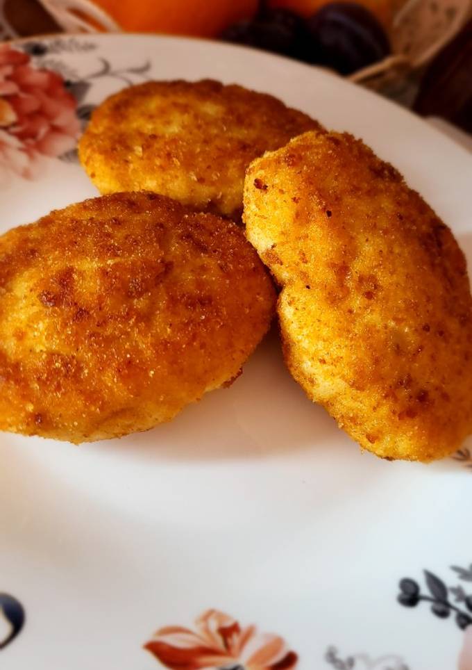 Курячі котлети з сирною начинкою