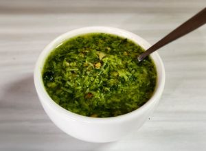 Una foto de 🇮🇹 Pesto alla Genovese - Pesto de albahaca con nuez y parmesano 🇮🇹