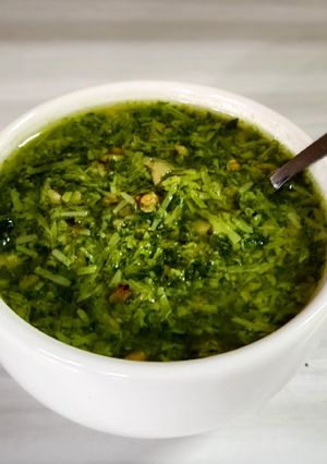 Una foto de 🇮🇹 Pesto alla Genovese - Pesto de albahaca con nuez y parmesano 🇮🇹