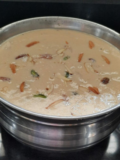 સીતાફળ રબડી(sitafad rabadi recipe in Gujarati) રેસીપી મુખ્ય ફોટો