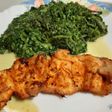 Pollo adobado, en airfryer, con espinacas al Cabrales