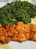 Pollo adobado, en airfryer, con espinacas al Cabrales