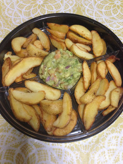 Una foto de Papas al Horno con salsa de guacamole!!