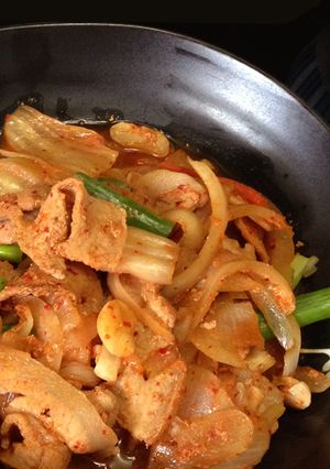 【家樂福廚房】深夜食堂》泡菜豬肉(第63夜) 的食譜成品照片