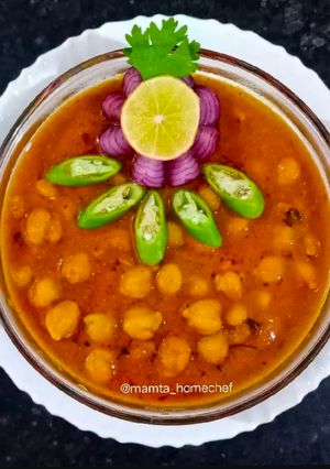 A picture of Chole Masala.