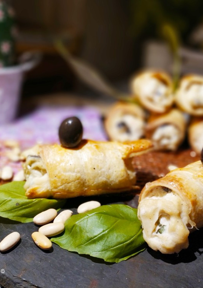 Una foto de Canutillos Rellenos con Brandada de Bacalao y Alubias Blancas