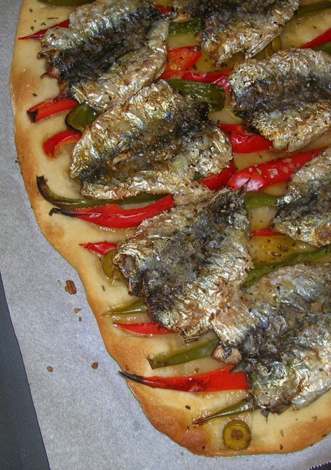 Una foto de Coca de recapte con sardinas🐟