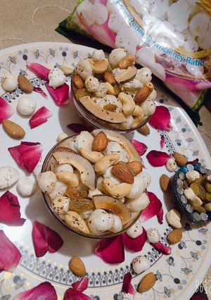 A picture of Falahari Dry fruits Namkeen.