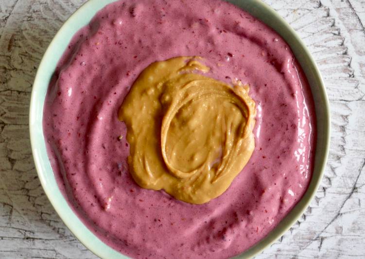 Steps to Make Quick Berry Peanut Butter Smoothie Bowl