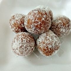 Coconut Date Balls A picture of Coconut Date Balls.