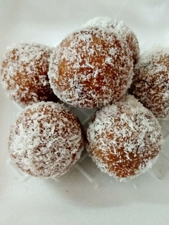 A picture of Coconut Date Balls.