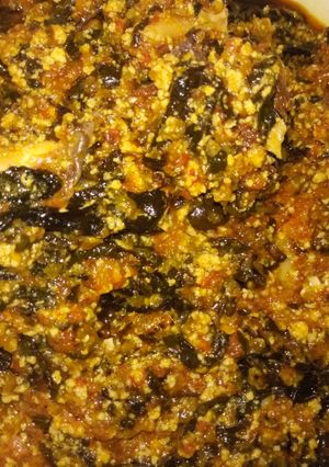 A picture of Egusi n bitter leaf soup.