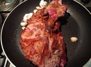 Una foto de Bondiola de cerdo a la cerveza. Para hacer en sartén