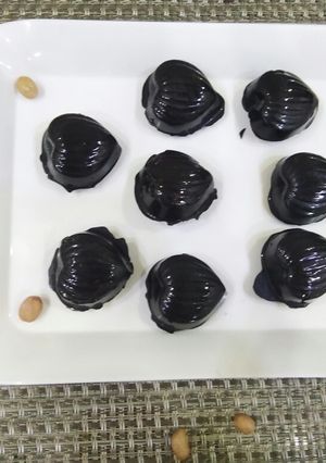 पीनट चॉकलेट (Peanut chocolate recipe in hindi) रेसिपी मुख्य फोटो
