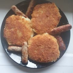A picture of Breaded Bubble and Squeak cakes.