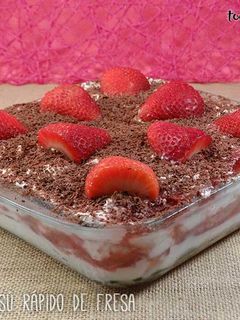 Una foto de Tiramisú rápido de fresas