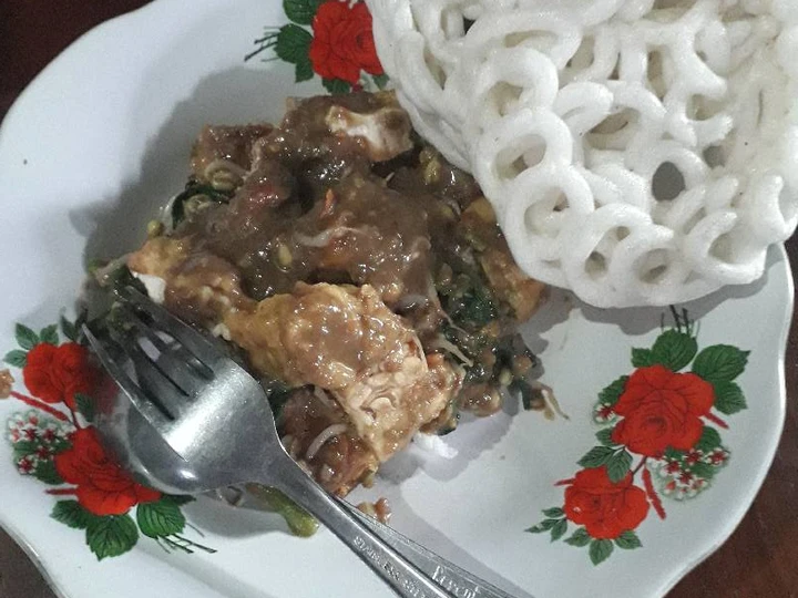 Langkah Mudah untuk Membuat Resep Rujak petis seleraku yang Bikin Ngiler Anti Ribet, Uenak Banget