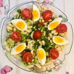 Piyaz (White Bean Salad) A picture of Piyaz (White Bean Salad).