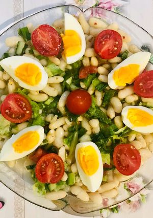 A picture of Piyaz (White Bean Salad).